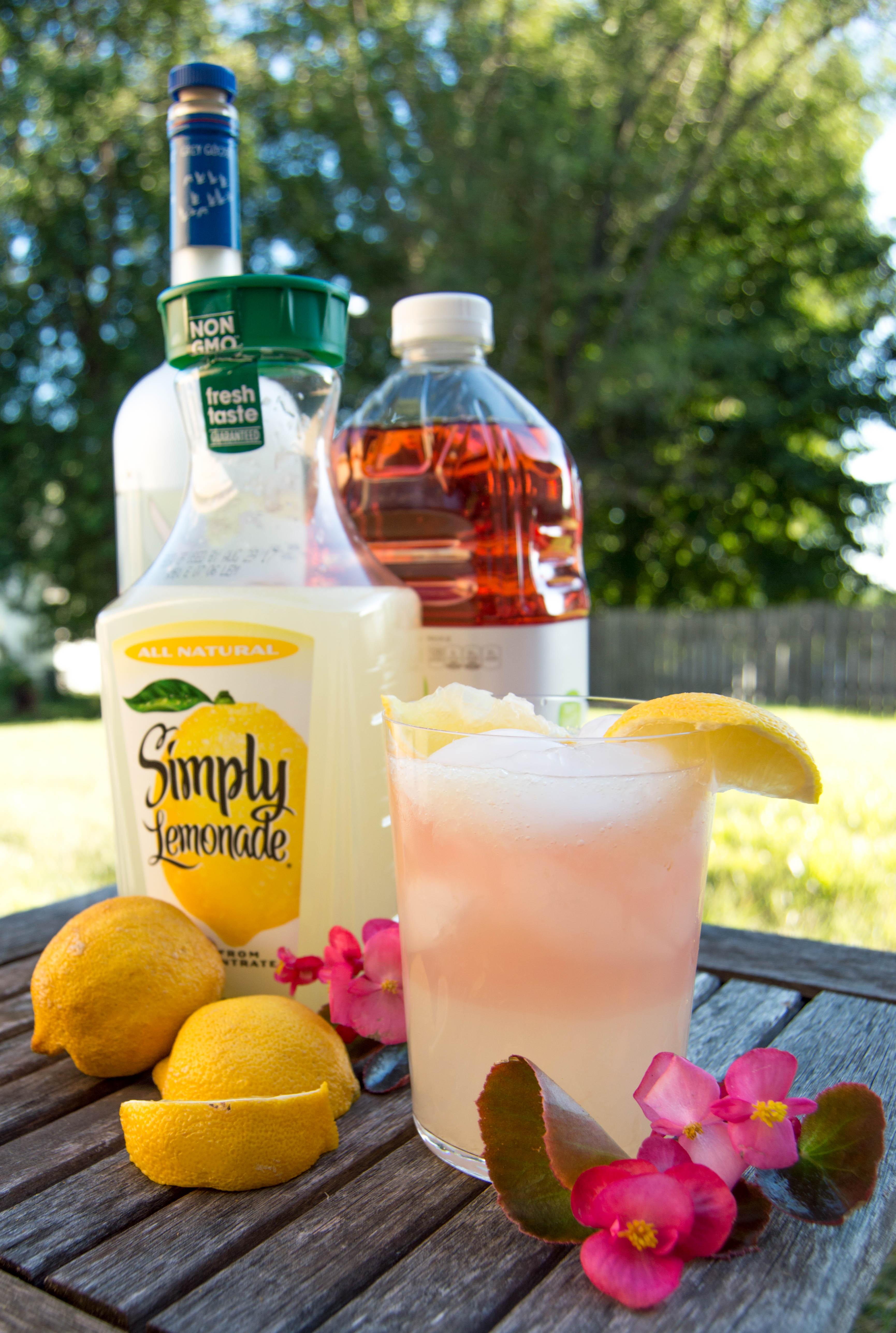 vodka lemonade with cranberry | summer cocktails