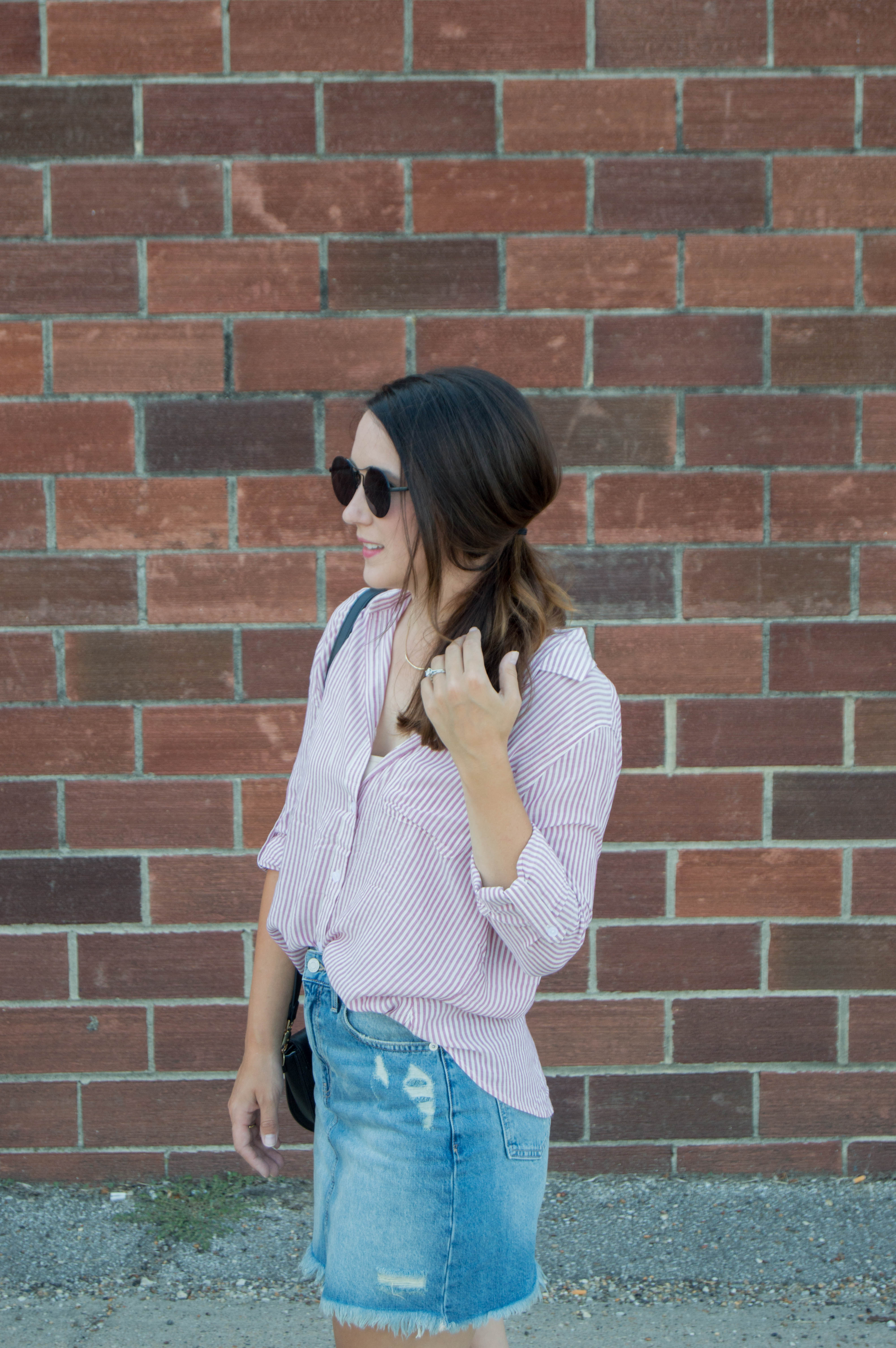 Distressed denim skirt 90s look best sale