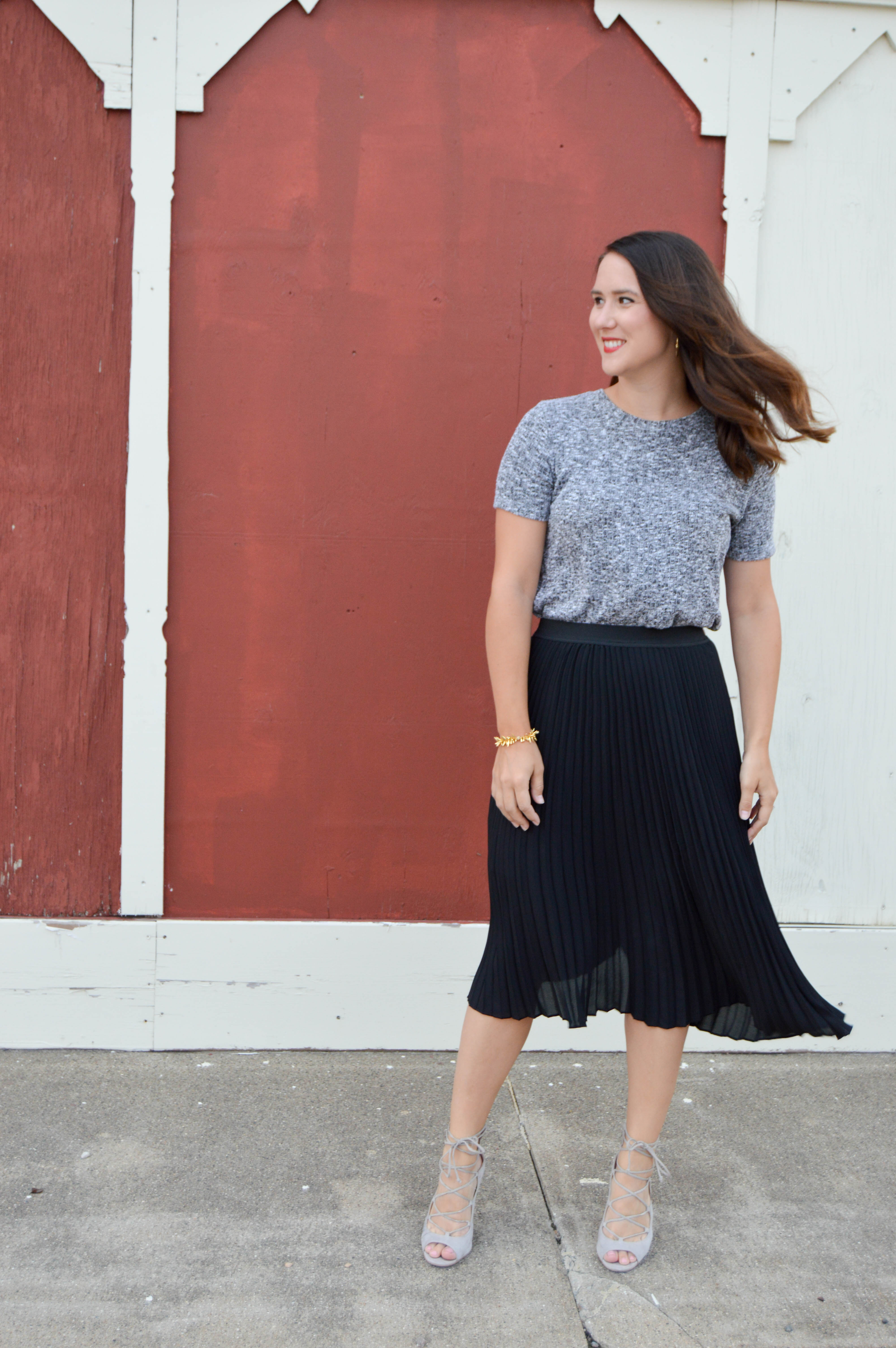 black pleated midi skirt - women's fall fashion