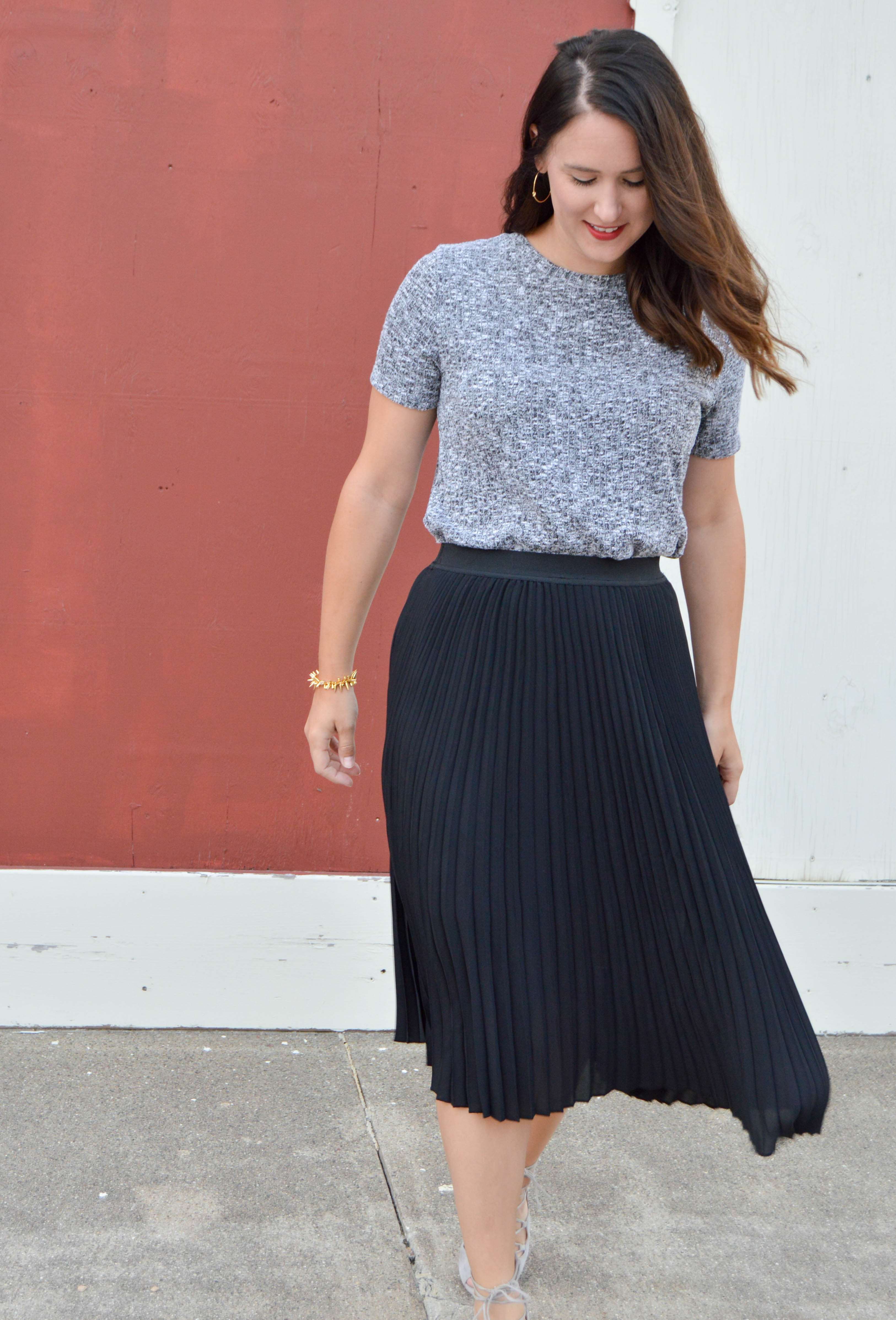 black pleated midi skirt - women's fall fashion