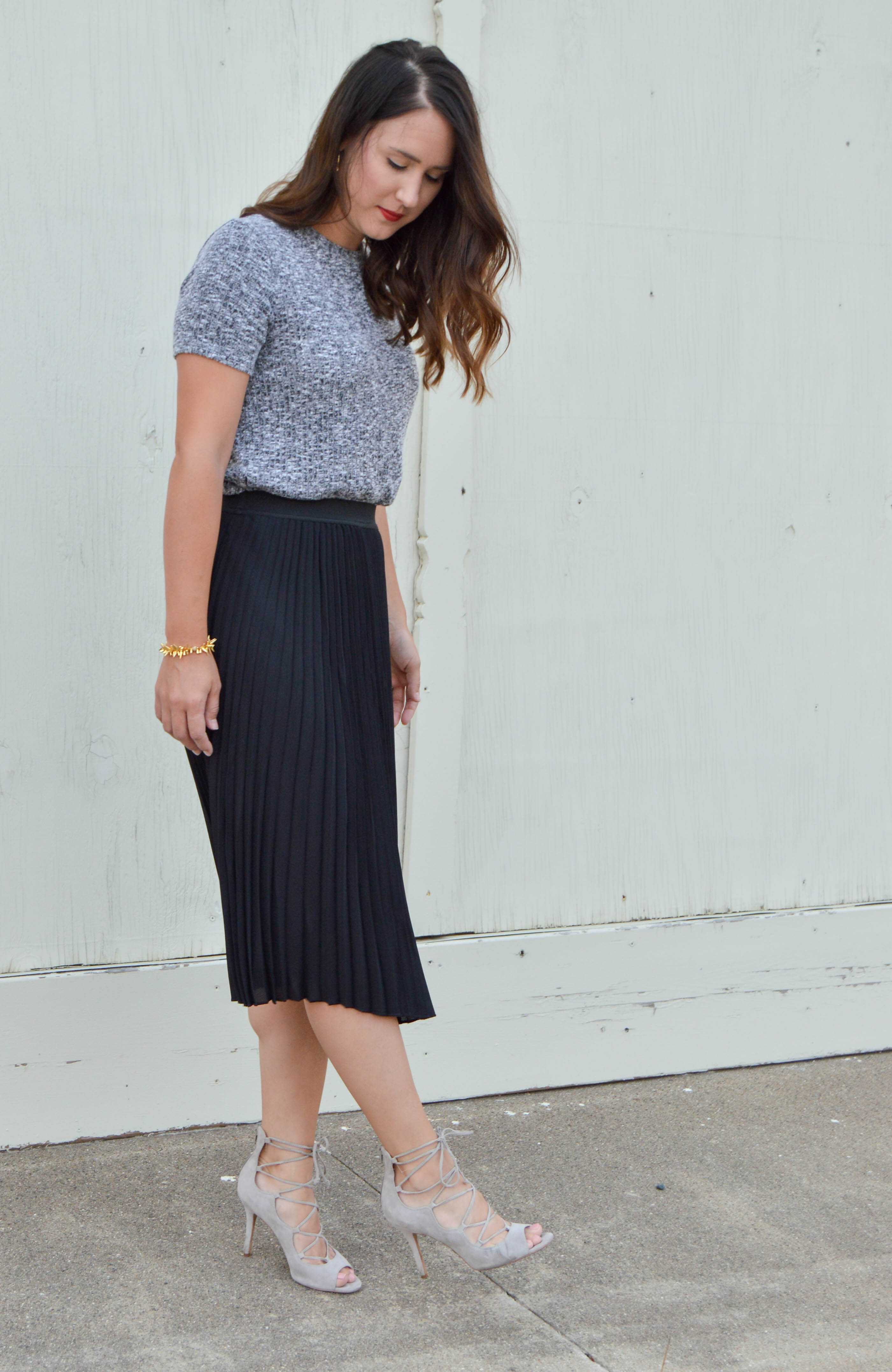 black pleated midi skirt - women's fall fashion