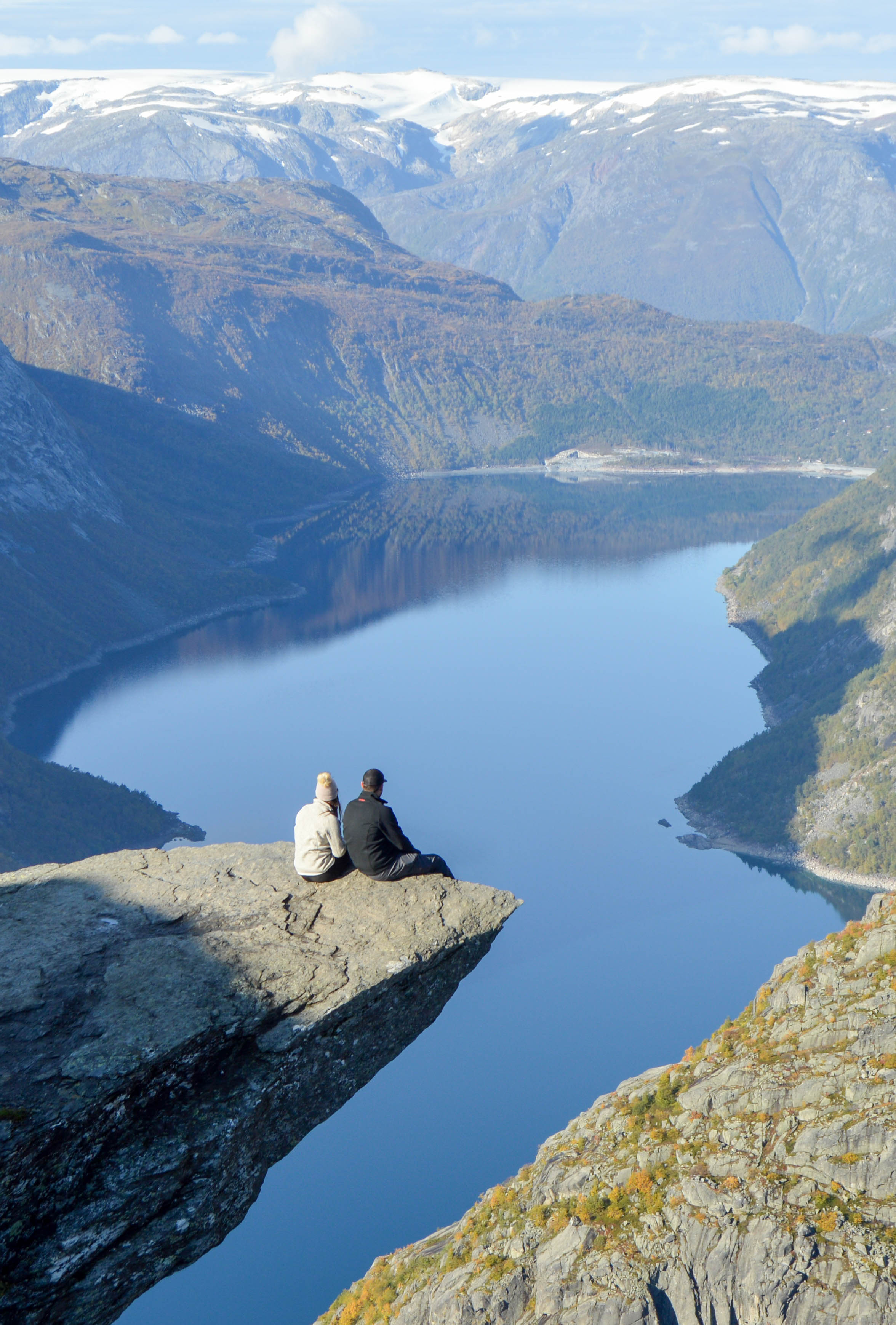 hiking trolltunga - norway 